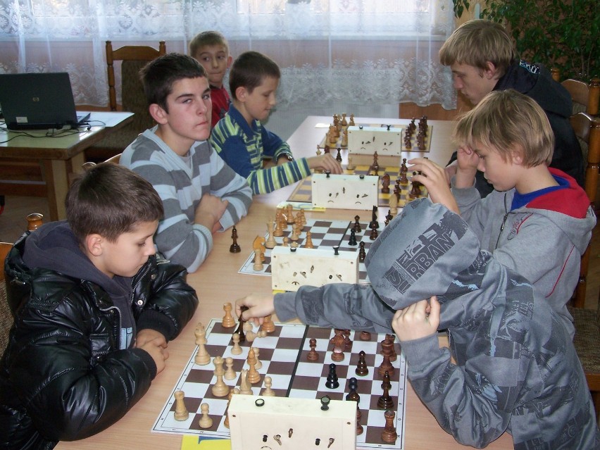 Lututów: Mikołajkowy turniej szachowy