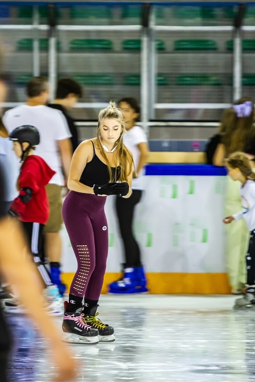 Letnie ślizgawki w hali Arena Sanok. Tak bawili się mieszkańcy Podkarpacia [ZDJĘCIA]