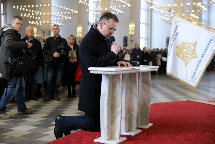 Zawierzenie Piotrkowa Matce Boskiej: Prezydent Chojniak...