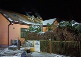 Płomienie na poddaszu w Skarżysku. Mieszkańcy w porę opuścili dom