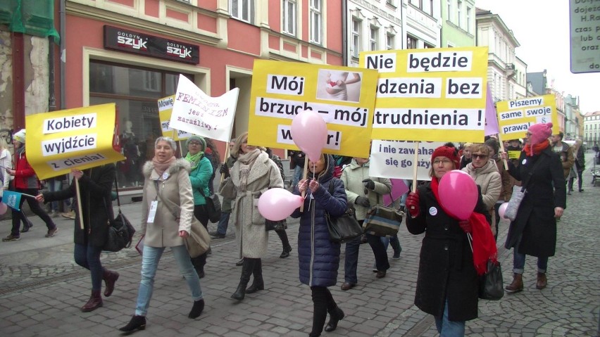 Dziewczyny, potrzebne są czyny. Pierwsza Bydgoska Manifa z Kazimierą Szczuką [zdjęcia, wideo]