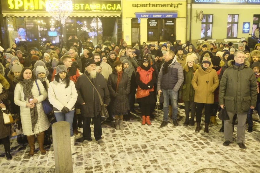 Jednym z nich będzie Toruń. - Transmisję z uroczystości...