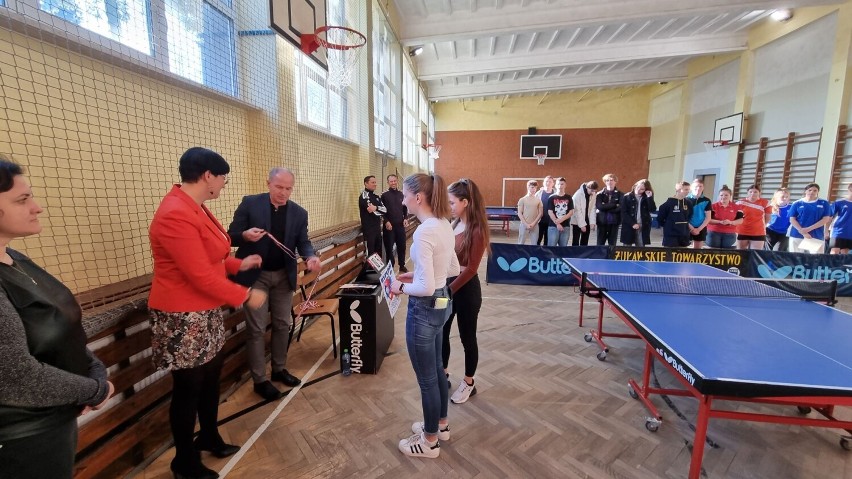 Sportowa Licealiada w tenisie stołowym odbyła się  w Zespole Szkół.
