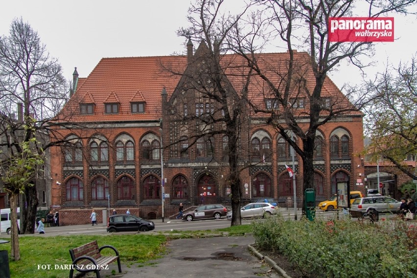Budynek poczty przy ul. Słowackiego w Wałbrzychu