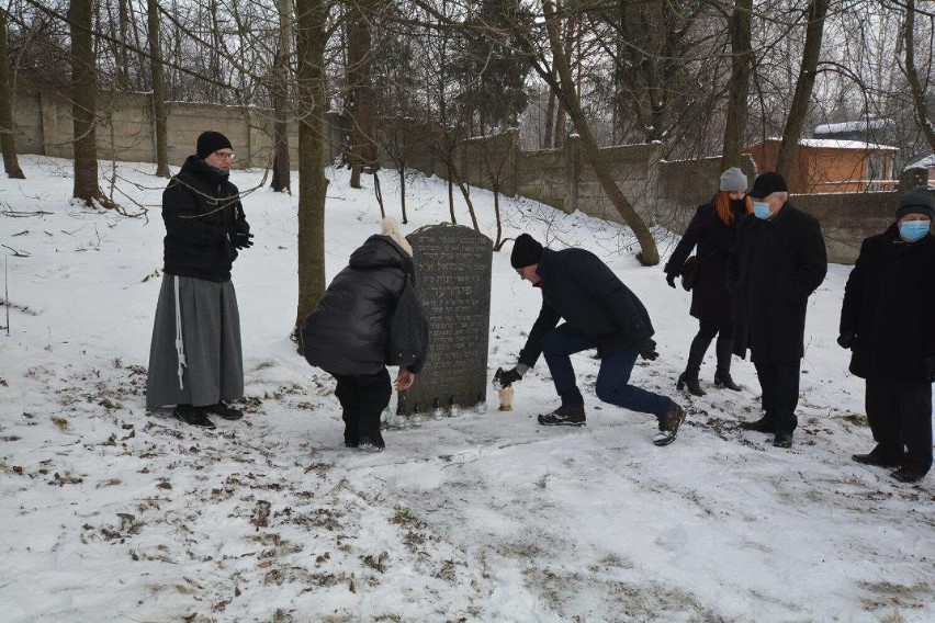 W Krośnie obchodzono Międzynarodowy Dzień Pamięci o Ofiarach Holocaustu na Podkarpaciu [ZDJĘCIA]