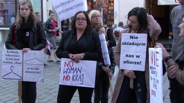 Protest w Zielonej Górze przeciwko próbom zaostrzenia tzw. kompromisu aborcyjnego