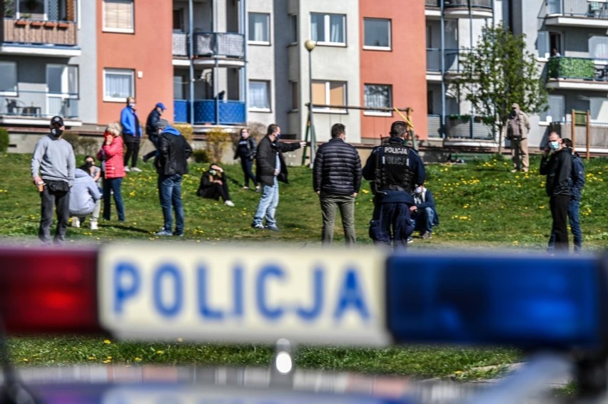 Nowy zarząd jednak nie mógł długo wejść do środka siedziby...