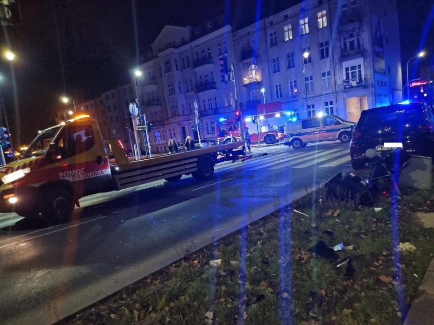 W Kaliszu radiowóz zderzył się z osobówką. Ukarana policjantka. ZDJĘCIA