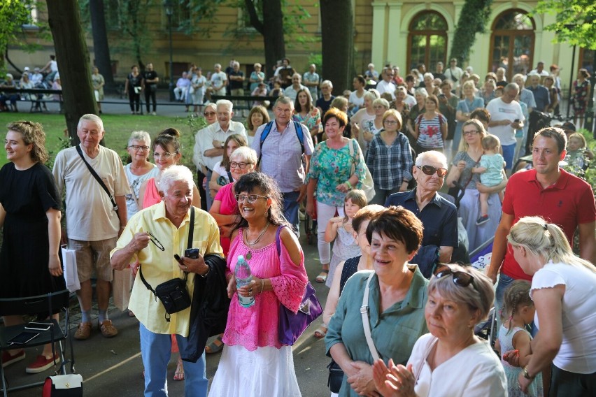 Kraków. Zatańczyli na Plantach na powitania lata