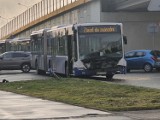 Kraków. Zderzenie autobusu z autem osobowym na skrzyżowaniu ul. Klimeckiego i Powstańców Wielkopolskich. Są duże utrudnienia w ruchu