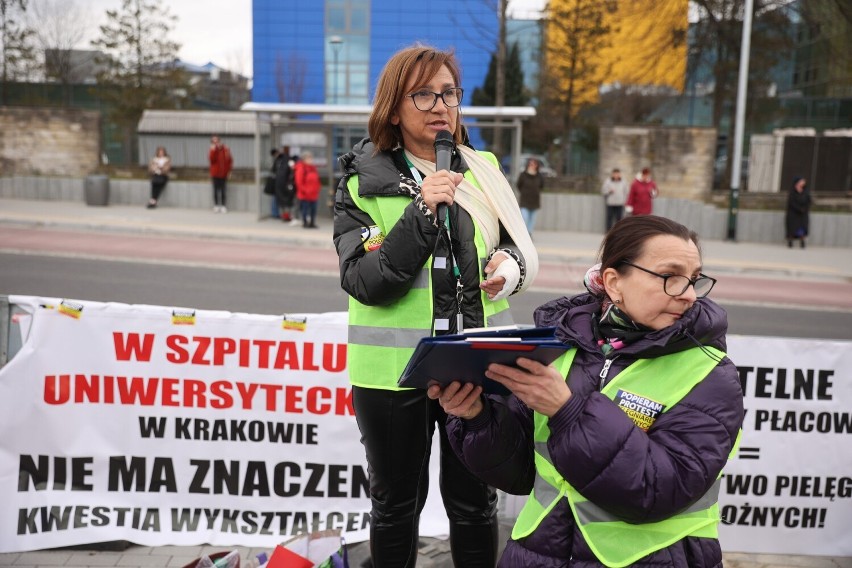 Protest pielęgniarek i położnych ze Szpitala...