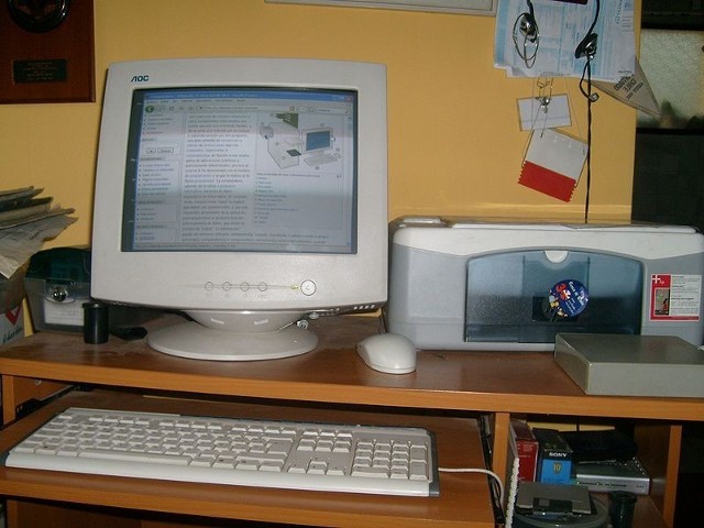 Źródło: http://commons.wikimedia.org/wiki/File:Personal_Computer_774.JPG