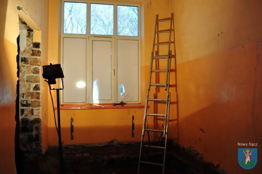 Nowy Sącz. Trwa remont Dziennego Domu Seniora. W maju otwarcie [ZDJĘCIA]