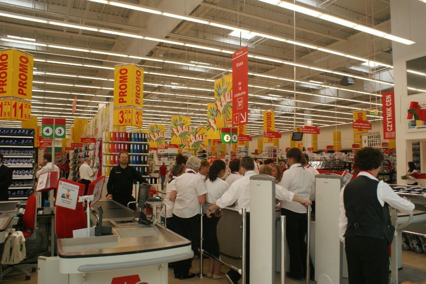 Otwarcie Auchana w Centrum Handlowym Pogoria