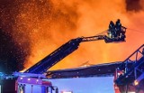 Dziecko zginęło w pożarze w Rokitnicy w pow. gdańskim. Z wielorodzinnego budynku ewakuowano 19 osób, są ranni