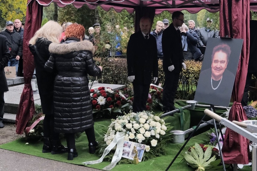 Tłumy pożegnały wybitnego artystę na cmentarzu miłostowskim...