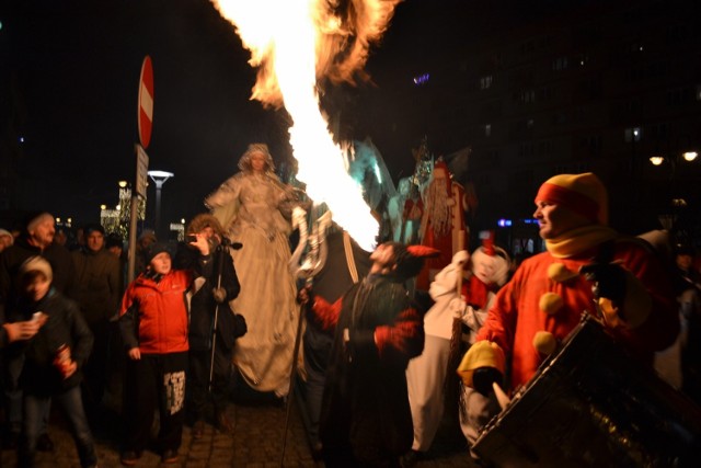 Jarmark Świąteczny 2013 w Zabrzu - czytaj więcej o imprezie na zakończenie jarmarku