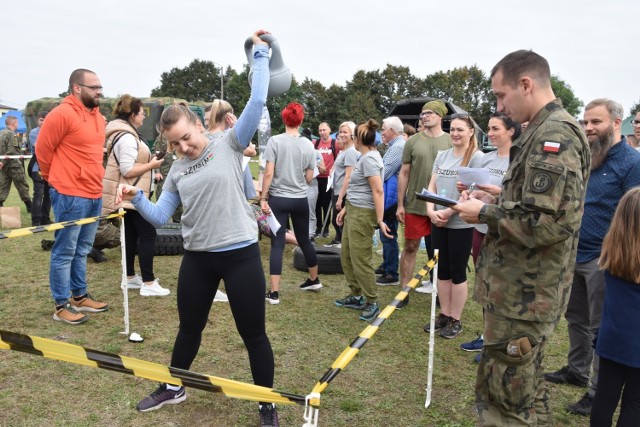 Piknik sportowy z okazji Święta Wojsk Obrony Terytorialnej zorganizowano w Szubinie. Zabawa była świetna