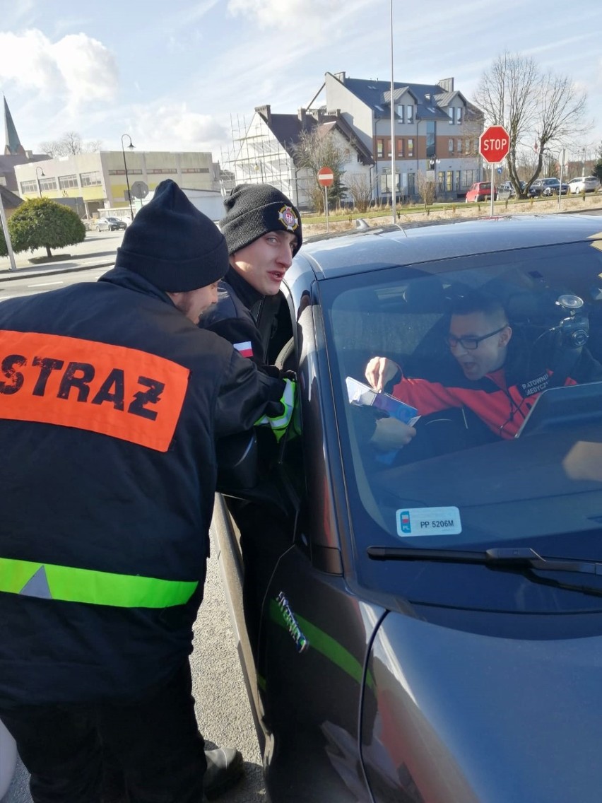 Strażacy z OSP Debrzno w niedzielę 1 marca zbierali pieniądze dla Amelki i Jurka