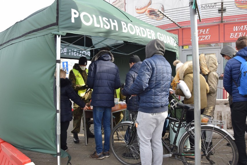 Granice Polski zostały zamknięte w marcu w związku z...