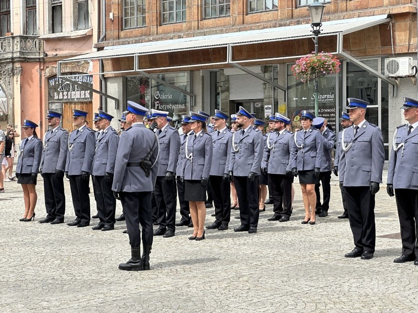 Policjanci z Żar świętowali. Na uroczystym apelu wręczono nagrody dla najlepszych funkcjonariuszy