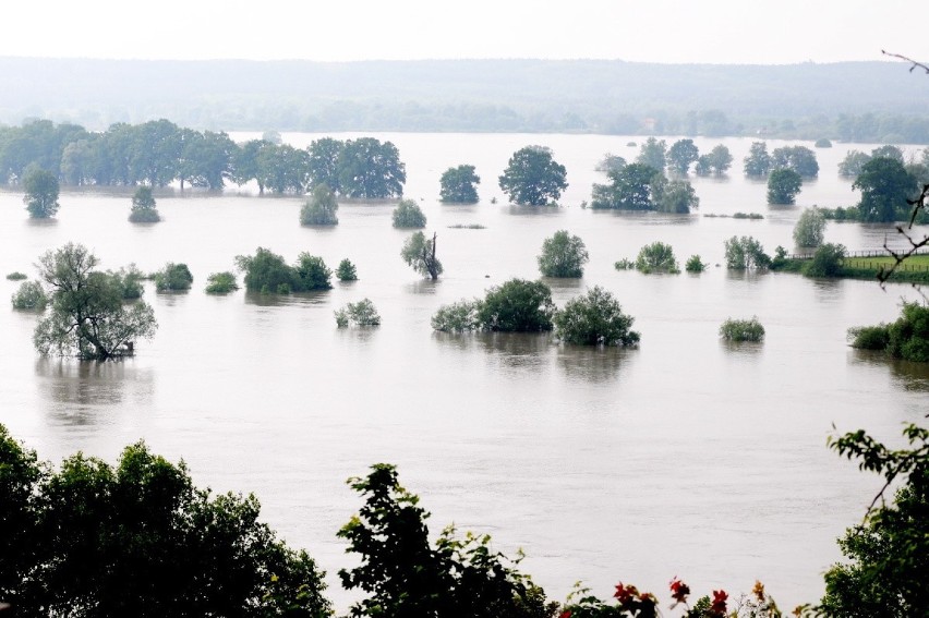 W maju 2010 roku było ciężko. Powódź niszczyła nasze domy,...