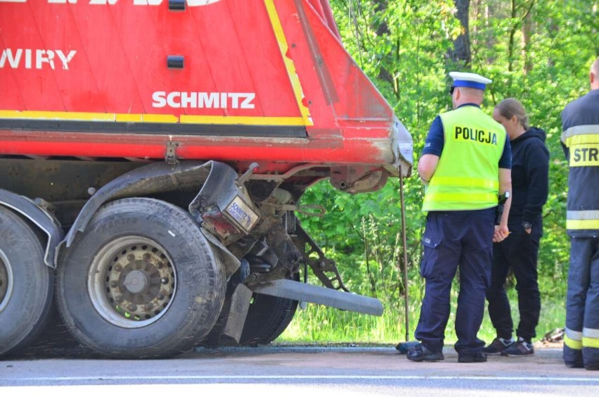 Kościerzyna. Wypadek na drodze krajowej nr 20 (22.06.2022). Kierowca osobówki trafił do szpitala