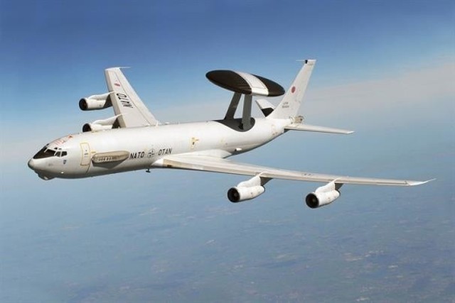 Tak wygląda samolot NATO AWACS. Przez kilka dni będzie można dostrzec go nad Polską. 

Zobacz kolejne zdjęcia. Przesuń zdjęcia w prawo - wciśnij strzałkę lub przycisk NASTĘPNE