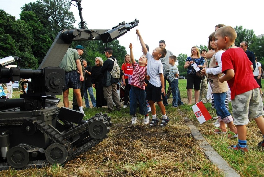 Żołnierski festyn z okazji święta Wojska Polskiego