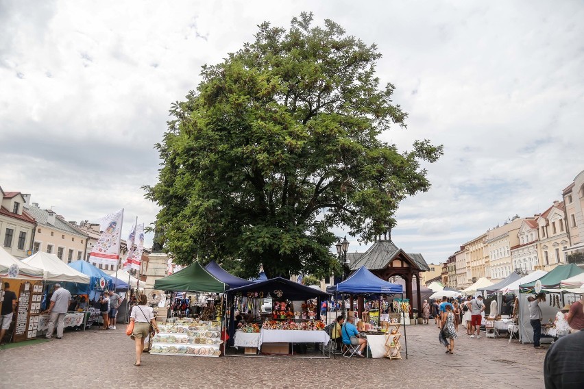 Koncerty i jarmark. Tak Rzeszów świętuje Festiwal Zespołów Polonijnych