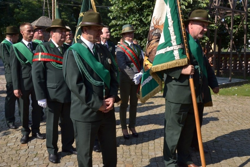 Koło Łowieckie „Łoś” w Lipnie ma nowy sztandar [zdjęcia]