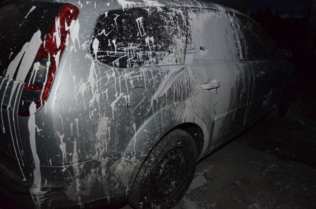 Policja w Chodzieży: Zniszczył dwa auta, bo zdenerwował go klient