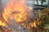 Pożar w Rawiczu: Paliła się posesja przy ulicy Wyszyńskiego [ZDJĘCIA]