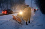Padający śnieg i bardzo trudne warunki na drogach w Lubuskiem. Miejscami mogą wystąpić marznące opady, zawieje - mapa pogodowa