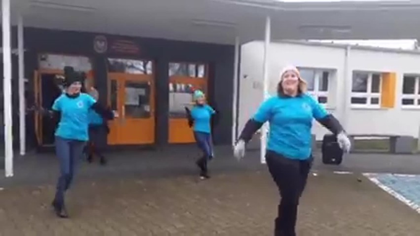 Nauczycielki ze Świnoujskiej "Czwórki" nagrały flashmob dla...