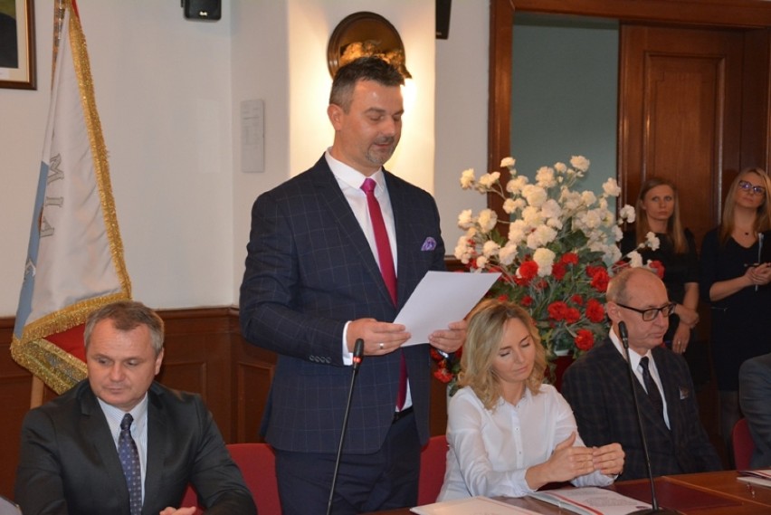 Burmistrz obiecuje komunikację miejską w gminie Strzegom i wiele inwestycji. ZDJĘCIA Z SESJI