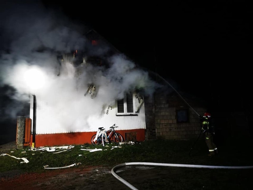 Zdjęcia wykonane podczas akcji gaśniczej.