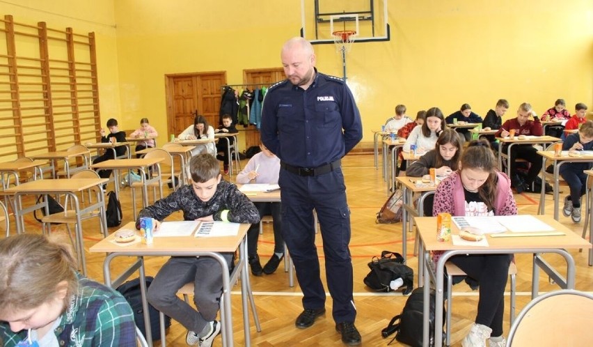 Powiatowy turniej bezpieczeństwa w ruchu drogowym w Wieluniu. Rywalizowali uczniowie 16 szkół FOTO
