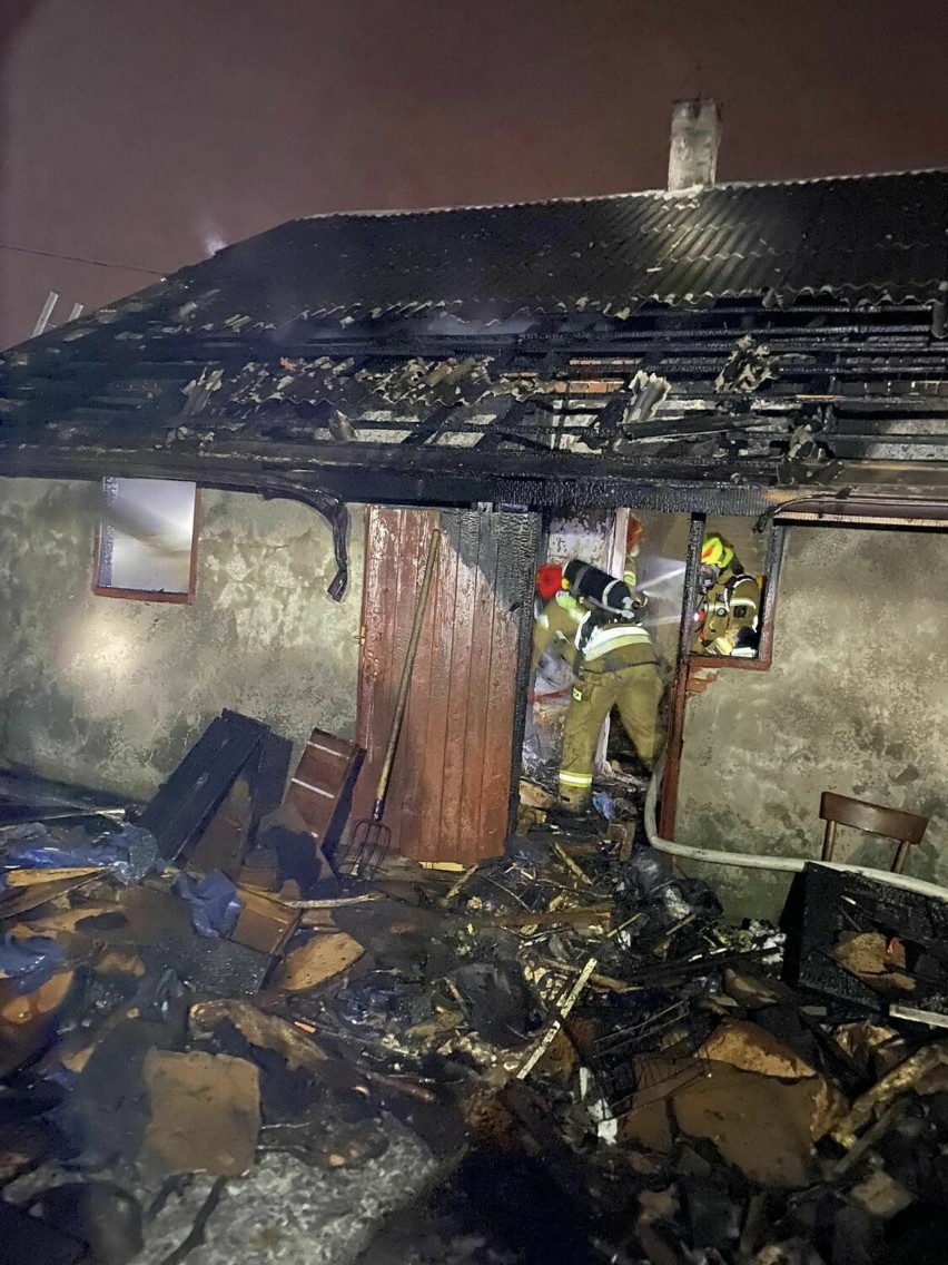 Pożar domu wybuchł nocą. Budynek pod Krakowem cały stanął w ogniu