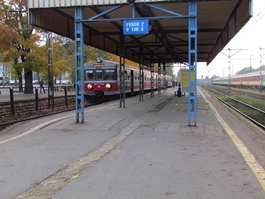 Stare perony i kładka dla pasażerów znikną