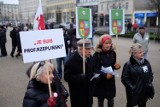 KOD: Poznaniacy znowu protestowali na placu Wolności [ZDJĘCIA]