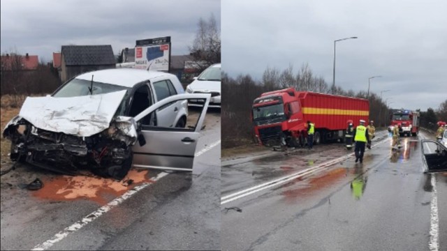 Volkswagen zderzył się z ciężarówką na ulicy Radomskiej w Kielcach.