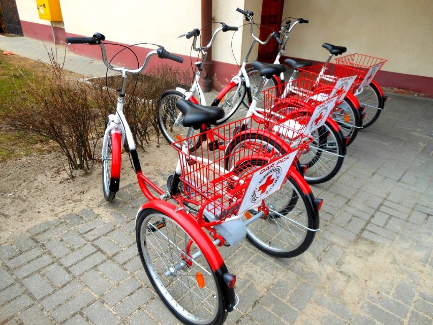 PCK rozdał rowery dla osób niepełnosprawnych