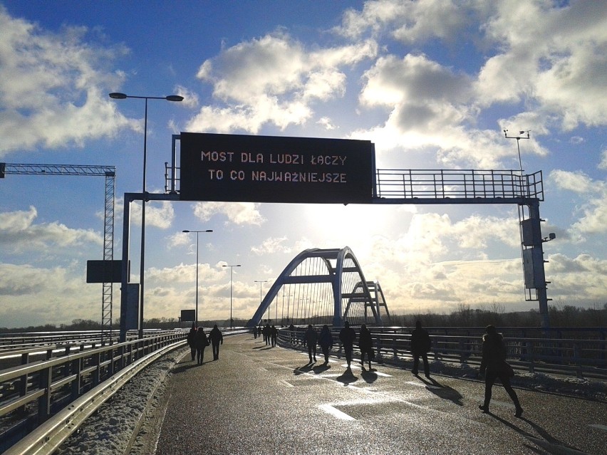 W poniedziałek otwarcie nowego mostu w Toruniu