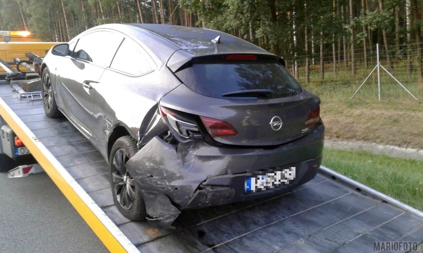 Kolizja na autostradzie A4. BMW zderzyło się z oplem