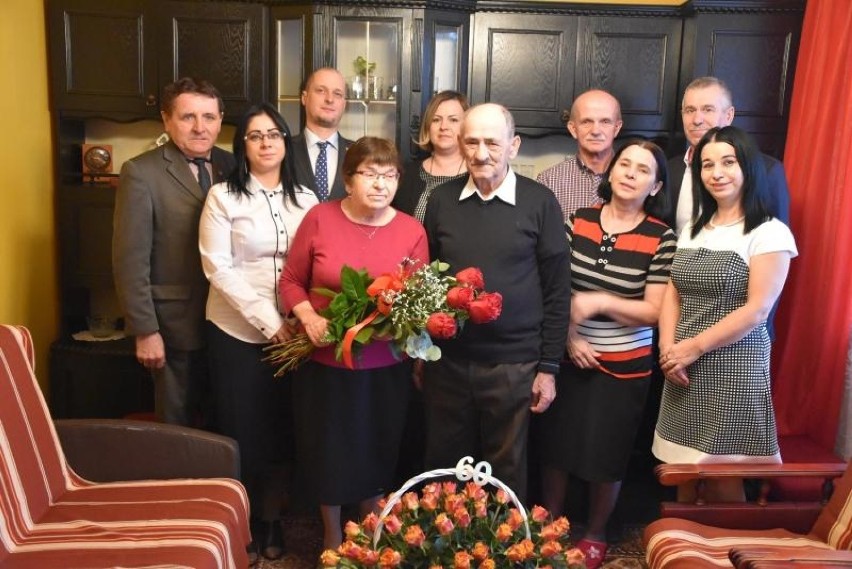 Państwo Urszula i Cyprian Michniewicz z Kąkolewa obchodzili jubileusz 60-lecia małżeństwa [ZDJĘCIA]