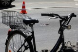 Rowerzysta potrącony na drodze pod Wrocławiem. Ranny trafił do szpitala