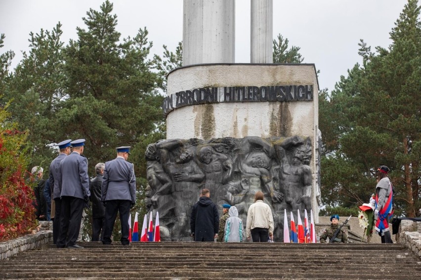 Uroczystości ku pamięci osób zamordowanych podczas II wojny...