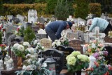 Pilski cmentarz przed Świętem Zmarłych: porządki na grobach, ceny zniczy