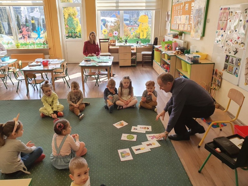 Ukraińskie dzieci w katolickim przedszkolu otrzymały...